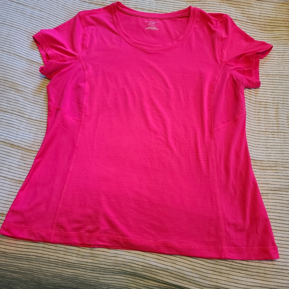 NWT Tek Gear top